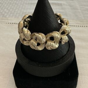 Lisner Vintage Gold Tone Plumb Bracelet